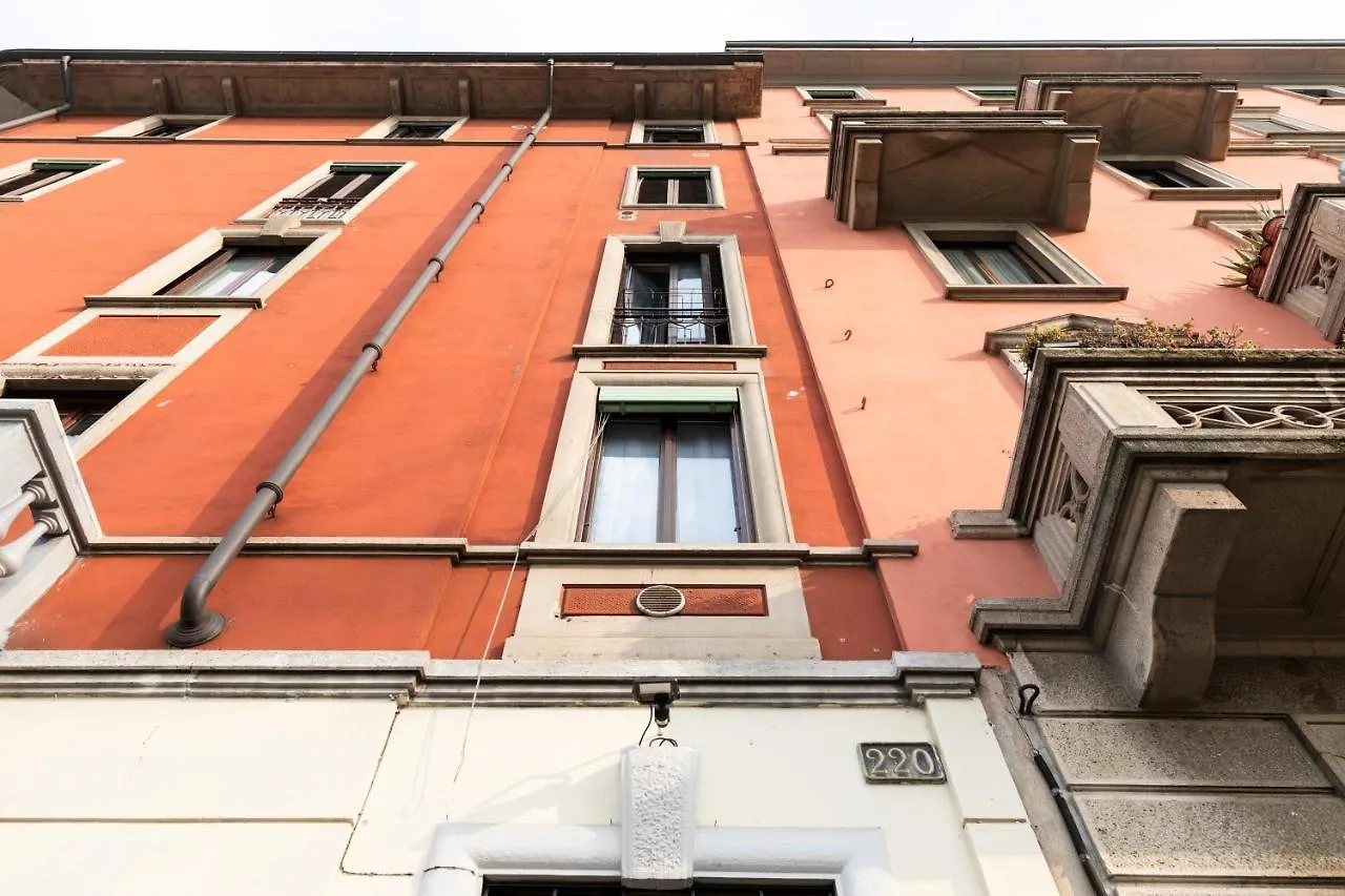 Bicocca Home - 2 Bedrooms ميلان 0*,