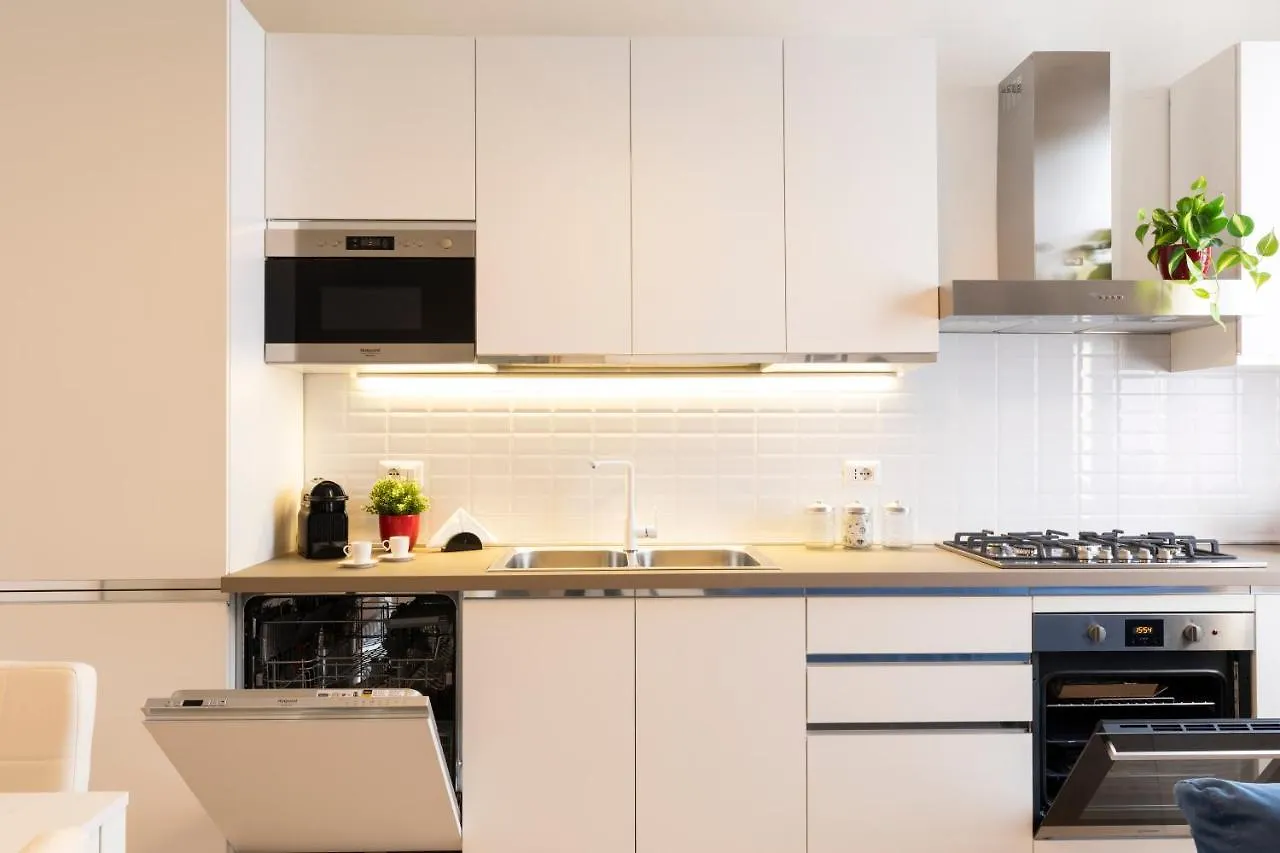 Bicocca Home - 2 Bedrooms ميلان شقة